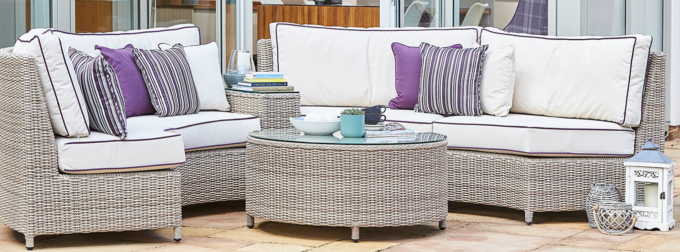 Auckland Luna Outdoor Suite by Daro