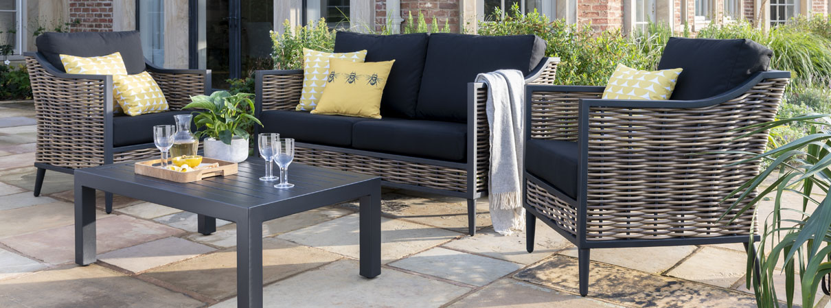 Langley Outdoor Suite by Daro